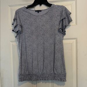 Adrianna Papell black and white patterned ruffle-sleeve blouse Size medium